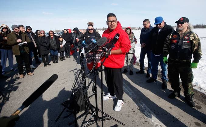 April 6, 2023, Winnipeg, MANITOBA, CANADA: Christopher Traverse, Chief of Lake St. Martin First Nation speaks to the media at Winnipegs Brady Landfill just outside the city, Thursday, April 6, 2023. Traverse and community members spoke about the recent discovery of Linda Beardys body in the landfill. Winnipeg CANADA  - ZUMAc35_ 20230406_zaf_c35_162 Copyright: xJohnxWoodsx