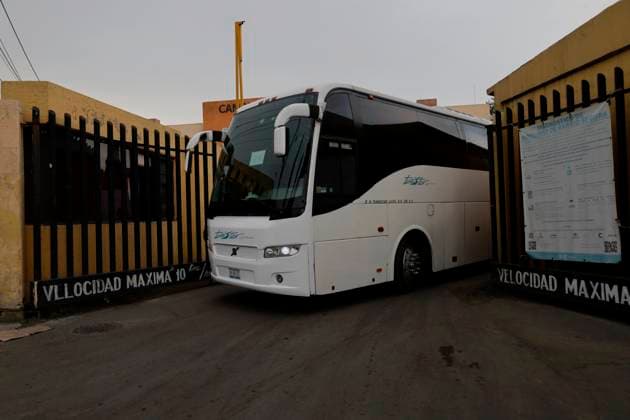 Haitian Migrants Relocated To Shelter In Mexico City A bus from the National Migration Institute that transported migrants to the Tlahuac Forest facilities in Mexico City to expedite a procedure that would allow them to stay longer in Mexico in the face of the difficulties their compatriots are having in entering the United States, were supported by the Ministry of Inclusion and Social Welfare, which offered them food, accommodation and migration guidance while they are waiting for a permit or Visitor Card for Humanitarian Reasons that would allow them to transit national territory for between 45 and 90 days in order to continue their journey to the border. Mexico City Mexico City Mexico  Copyright: xGerardoxVieyrax originalFilename: vieyra-notitle230410_nprAb.jpg