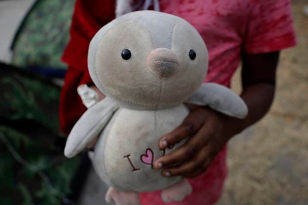 Haitian Migrants Relocated To Shelter In Mexico City View of a toy of Haitian migrant girls at the Bosque de Tlahuac facilities in Mexico City, where several people were supported by the National Institute of Migration and the Secretariat of Inclusion and Social Welfare who offered food, lodging and migratory guidance while they are waiting for a permit or Visitor s Card for Humanitarian Reasons that allows them to transit through national territory between 45 and 90 days to continue their journey to the border. Mexico City Mexico City Mexico  Copyright: xGerardoxVieyrax originalFilename: vieyra-notitle230410_npaiP.jpg