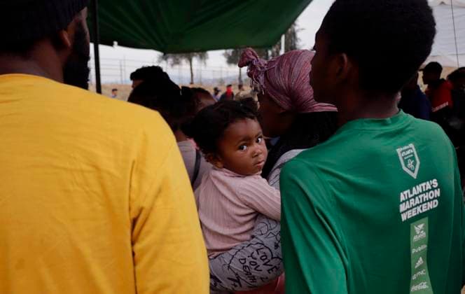 Haitian Migrants Relocated To Shelter In Mexico City Haitian migrants in line waiting for their food at the Bosque de Tlahuac facilities in Mexico City, where several people were supported by the National Institute of Migration and the Secretariat of Inclusion and Social Welfare who offered food, lodging and migratory guidance while they are waiting for a permit or Visitor s Card for Humanitarian Reasons that allows them to transit through national territory between 45 and 90 days to continue their journey to the border. Mexico City Mexico City Mexico  Copyright: xGerardoxVieyrax originalFilename: vieyra-notitle230410_npuF8.jpg
