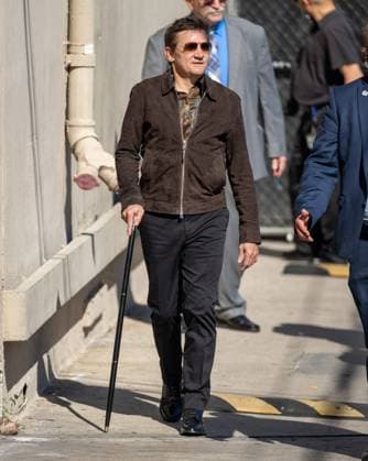 Bilder des Jahres 2023, Entertainment 04 April Entertainment Themen der Woche KW15 Celebrities outside the Jimmy Kimmel Live! studios Featuring: Jeremy Renner Where: Los Angeles, California, United States When: 10 Apr 2023 Credit: BauerGriffin INSTARimages Copyright: xRBx 52605404 EDITORIAL USE ONLY. NOT FOR USE BY NEWSPAPERS BASED IN THE UK.
