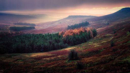 RECORD DATE NOT STATED The Hathersage Moor at sunset on a stormy day in the Peak District National Park, UK *** der Hathersage Maure im Sonnenuntergang am einer stürmisch Tag ÊIn der Spitzeneinsatz Kreis Nationaler Park, VK 10326484