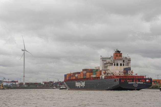 11.04.2023, Containerschiff Hafeneinfahrt, Hamburg: Symbolbild Hafen Hamburg Deutschland Hamburger Hafen Symbolbild-02 *** 11 04 2023, container ship port entrance, Hamburg icon picture port Hamburg Germany Hamburg port icon picture 02