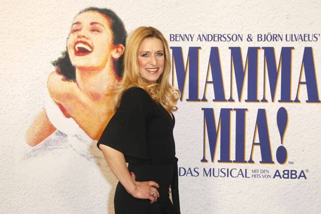 Bilder des Jahres 2023, Entertainment 04 April Entertainment Themen der Woche KW15 Entertainment Bilder des Tages Stefanie Hertel bei der Premiere vom Musical Mamma Mia! am 12.04.2023 in Hamburg Mamma Mia Musical-Premiere mit der neuen Hauptdarstellerin Stefanie Hertel in Hamburg *** Stefanie Hertel at the premiere of the musical Mamma Mia on 12 04 2023 in Hamburg Mamma Mia musical premiere with the new leading actress Stefanie Hertel in Hamburg 