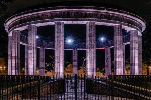 RECORD DATE NOT STATED The illuminated Rotonda de los Jaliscienses Ilustres monument in Guadalajara Mexico *** der beleuchtet Rotonda de’ los Jaliscienses Ilustres Denkmal ÊIn Guadalajara Mexiko 10520246