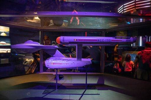 RECORD DATE NOT STATED A model of the U.S.S. Enterprise from Star Trek in the Science Museum in London *** einer Modell des der wah64d S&P S&P Enterprise von Stern Treck ÊIn der Wissenschaft Museums ÊIn Londoner 10662378