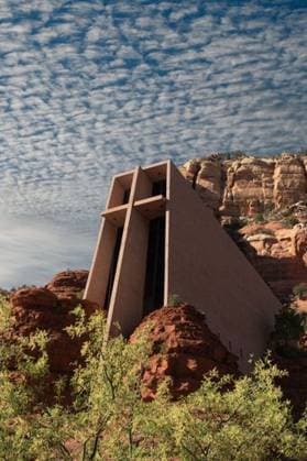 Creative Highlights World RECORD DATE NOT STATED A vertical shot of the Chapel of the Holy Cross in Sedona, Arizona *** einer hoch erschossen des der Kapelle des der heiligem Kreuz ÊIn Sedona, Arizonas 14589215
