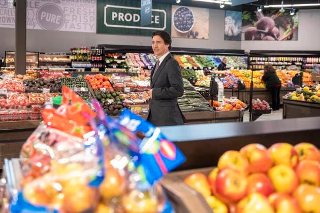 April 13, 2023, Regina, SK, CAN: Prime Minister Justin Trudeau walk to a podium at a media event in Regina, Thursday, April 13, 2023. Regina CAN  - ZUMAc35_ 20230413_zaf_c35_054 Copyright: xLiamxRichardsx