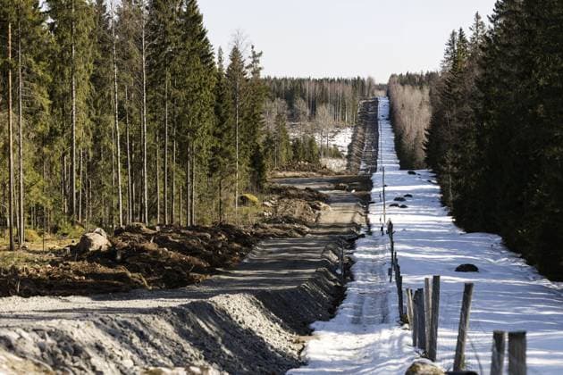 News Themen der Woche KW15 The construction site of the eastern border barrier fence is seen near Pelkola border crossing point in Imatra, south-eastern Finland, on April 14, 2023. In Pelkola the construction of a pilot fence of approximately three kilometres has started on both sides of the Imatra border crossing point. The pilot is expected to be completed by the end of June. Imatra Pelkola Finland  Copyright: xRonixRekomaax LKFTVX20230414125016BUXZ