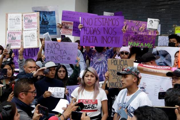 Demand to investigate and locate rapper INOF in Mexico April 14, 2023, Mexico City, Mexico: Karen Hernandez and Daniel Soto Font demand the Mexico City District Attorney s Office to investigate and locate Ana Arizbeth Soto Font, known as rapper Inof, who has been missing for a week. on April 14, 2023 in Mexico City, Mexico (Photo by Luis Barron Eyepix Group). Copyright: xLuisxBarronx xEyepixxGroupx LB20230414_INOF3