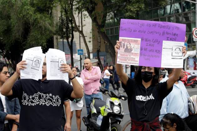 Demand to investigate and locate rapper INOF in Mexico April 14, 2023, Mexico City, Mexico: Family and friends of young Ana Arizbeth Soto Font, known as rapper Inof, demand that the Mexico City District Attorney s Office investigate and locate her, as she has been missing for a week. The protest blocked avenues in Mexico City. on April 14, 2023 in Mexico City, Mexico (Photo by Luis Barron Eyepix Group). Copyright: xLuisxBarronx xEyepixxGroupx LB20230414_INOF16