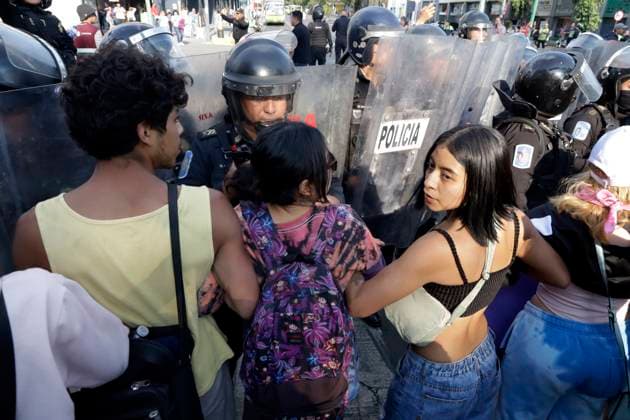 Demand to investigate and locate rapper INOF in Mexico April 14, 2023, Mexico City, Mexico: Family and friends of young Ana Arizbeth Soto Font, known as rapper Inof, demand that the Mexico City District Attorney s Office investigate and locate her, as she has been missing for a week. The protest blocked avenues in Mexico City. on April 14, 2023 in Mexico City, Mexico (Photo by Luis Barron Eyepix Group). Copyright: xLuisxBarronx xEyepixxGroupx LB20230414_INOF23
