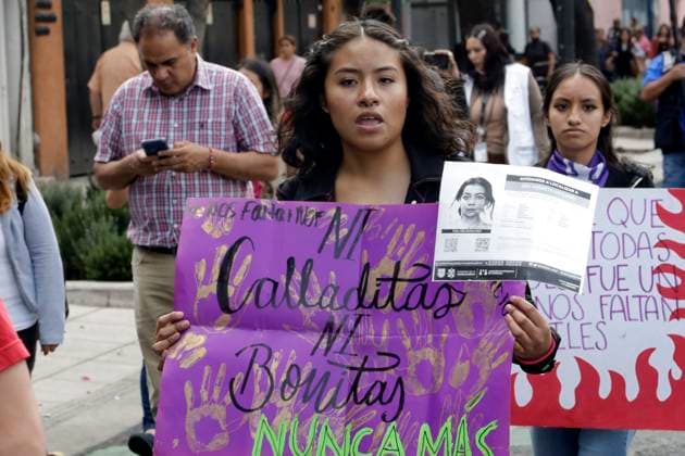 April 14, 2023, Mexico City, Mexico: Family and friends of young Ana Arizbeth Soto Font, known as rapper Inof, demand that the Mexico City District Attorney s Office investigate and locate her, as she has been missing for a week. The protest blocked avenues in Mexico City. on April 14, 2023 in Mexico City, Mexico Mexico City Mexico - ZUMAe321 20230415_zia_e321_018 Copyright: xLuisxBarronx