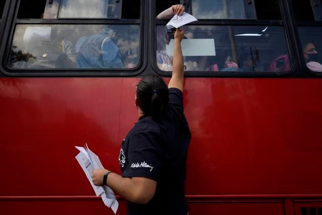 Freestylers Call For The Return Alive Of Mexican Rapper Ana Arizbeth Soto Font A young man hands out location cards in solidarity with Mexican rapper Ana Arizbeth Soto Font, better known as Inof, while a group of people demonstrate outside the Mexico City Attorney General s Office to demand her search and appearance alive immediately, reported missing since April 8 in the vicinity of the municipality of Ecatepec, State of Mexico. Mexico City Mexico City Mexico  Copyright: xGerardoxVieyrax originalFilename: vieyra-notitle230414_np152.jpg