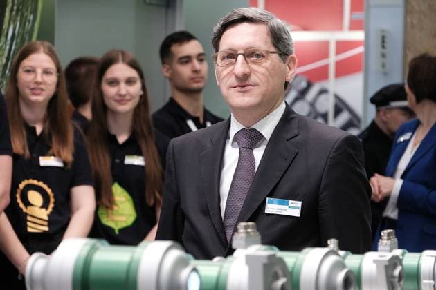 17.04.2023 xkhx Hannover, Messe, Fair Eröffnungsrundgang Hannover Messe 2023 Indonesien ist in diesem Jahr Partnerland der Hannover Messe. Rundgang - EBM Pabst Bild zeigt: Dr. Klaus Geißdörfer EBM Papst *** 17 04 2023 xkhx Hannover, Messe, Fair Opening tour Hannover Messe 2023 Indonesia is partner country of Hannover Messe this year Tour EBM Pabst picture shows Dr Klaus Geißdörfer EBM Papst KH
