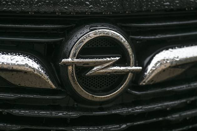 Car Logos In Poland KRAKOW, POLAND - APRIL 17, 2023: OPEL logo seen on OPEL vehicle parked in Krakow center, on Monday, April 17, 2023, in Krakow, Poland. Krakow Poland  Copyright: xArturxWidakx originalFilename: widak-carlogos230417_npEA7.jpg