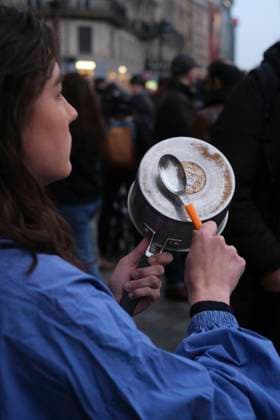 Concert Of Pots And Pans At Paris City Hall A concert of pans is taking place at the Paris City Hall in protest of President Emmanuel Macron s speech., in Paris, France, on April 17, 2023. Paris France  Copyright: xGuillaumexPinonx originalFilename: pinon-franceco230417_nplPc.jpg