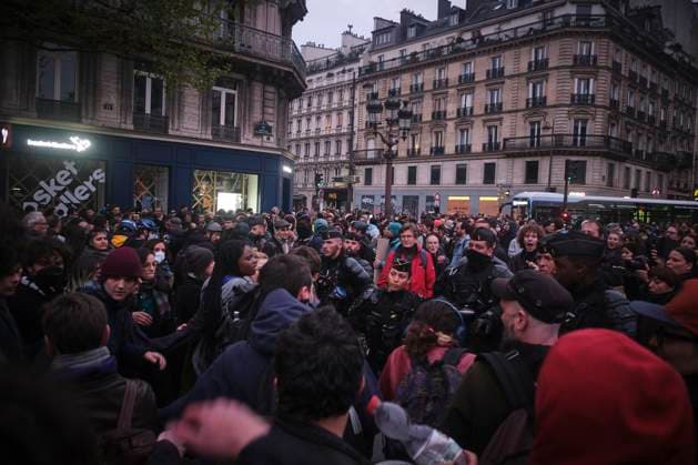 Concert Of Pots And Pans At Paris City Hall A concert of pans is taking place at the Paris City Hall in protest of President Emmanuel Macron s speech, in Paris, France, on April 17, 2023. Paris France  Copyright: xGuillaumexPinonx originalFilename: pinon-franceco230417_npkfB.jpg