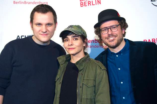 Bilder des Jahres 2023, Entertainment 04 April Entertainment Themen der Woche KW16 Max Gleschinski, Pegah Ferydoni und Jasper Mielke bei der Premiere des Kinofilms Alaska auf dem 19. achtung berlin Filmfestival 2023 im Kino Babylon. Berlin, 17.04.2023 *** Max Gleschinski, Pegah Ferydoni and Jasper Mielke at the premiere of the feature film Alaska at the 19 achtung berlin Filmfestival 2023 in the cinema Babylon Berlin, 17 04 2023 Foto:xC.xBehringx xFuturexImage