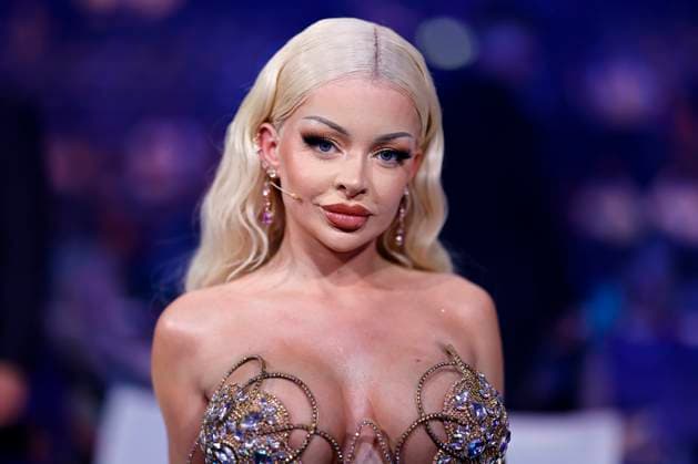 Rapperin Katja Krasavice im Finale der Castingshow Deutschland sucht den Superstar 20 . Die RTL-Castingshow Deutschland sucht den Superstar (DSDS) findet in diesem Jahr zum 20. Mal statt. Köln, 15.04.2023 NRW Deutschland *** Rapper Katja Krasavice in the final of the casting show Deutschland sucht den Superstar 20 The RTL casting show Deutschland sucht den Superstar DSDS takes place this year for the 20th time Cologne, 15 04 2023 NRW Germany Copyright: xChristophxHardtx
