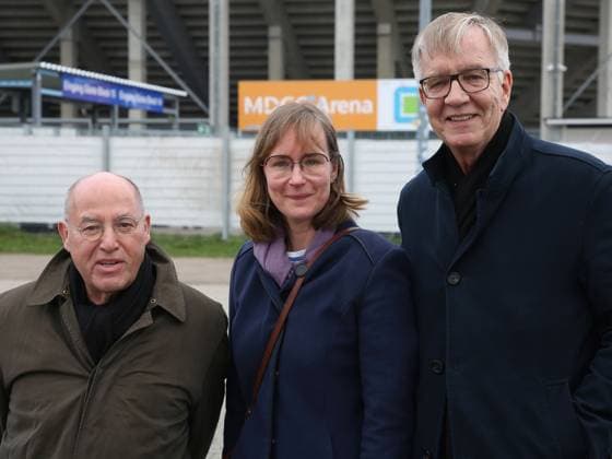 Politiker Dr. Gregor Gysi ,Eva von Angern und Dietmar Bartsch alle von der Partei Die Linke zu Besuch am 02.04.2023 in der MDCC Arena Magdeburg *** Politicians Dr Gregor Gysi ,Eva from Angern and Dietmar Bartsch all from the Party the Left to Visit on 02 04 2023 in the MDCC Arena Magdeburg 1089909415