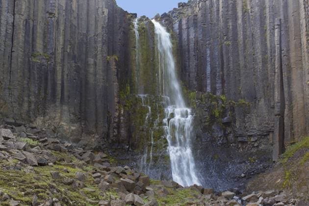  Basaltsäulen und Stuðlafoss, Studlafoss, Wasserfall bei Studlagil, Stuðlagil Schlucht, Jökuldalur, Gletschertal, Austurland, Island, Europa *** Basalt columns and Stuðlafoss, Studlafoss, Waterfall at Studlagil, Stuðlagil Gorge, Jökuldalur, Glacier Valley, Austurland, Iceland, Europe Copyright: imageBROKER/alimdix/xArterra ibltsm09204283.jpg