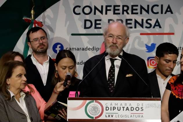 Mexiko, Angehörige und Unterstützer von Julian Assange während Pressekonferenz in Mexiko-Stadt April 20, 2023, Mexico City, Mexico: John and Gabriel Shipton, father and brother of Julian Assange respectively, accompanied by Morena legislators demand the journalist s release at a press conference in the Chamber of Deputies in Mexico City, Mexico. on April 20, 2023 in Mexico City, Mexico Mexico City Mexico - ZUMAe321 20230421_zia_e321_007 Copyright: xLuisxBarronx