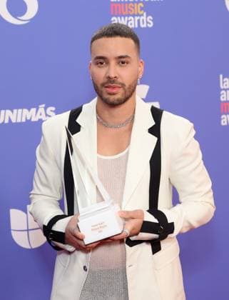 Prince Royce, winner of the Pioneer award, poses in the press room during the 8th annual Latin American Music Awards at the MGM Grand Garden Arena in Las Vegas on Thursday, April 20, 2023. The annual event honors outstanding achievements for artists in the Latin music industry.  LAV2023042139 JAMESxATOA