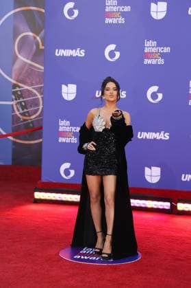 Singer Becky G poses on the red carpet of the Latin American Music Awards (Latin AMAs) at the MGM Grand Garden Arena in Las Vegas, Nevada, USA, 20 April 2023. Featuring Bad Bunny, Becky G and Daddy Yankee as favorites, this year s nominations highlight artists spanning all genres of Latin music in 26 categories. Red carpet of the Latin AMAs Awards in Las Vegas !ACHTUNG: NUR REDAKTIONELLE NUTZUNG!  Copyright: xRondaxChurchillx USA6352 20230421-644db199b10a779e12ff039cb83ac880d41255ec