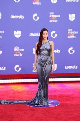 Argentinian singer Emilia poses on the red carpet of the Latin American Music Awards (Latin AMAs) at the MGM Grand Garden Arena in Las Vegas, Nevada, USA, 20 April 2023. Featuring Bad Bunny, Becky G and Daddy Yankee as favorites, this year s nominations highlight artists spanning all genres of Latin music in 26 categories. Red carpet of the Latin AMAs Awards in Las Vegas !ACHTUNG: NUR REDAKTIONELLE NUTZUNG!  Copyright: xRondaxChurchillx USA6322 20230421-46bf937d98a6f96e9cbbc0bf220e163286dadefc