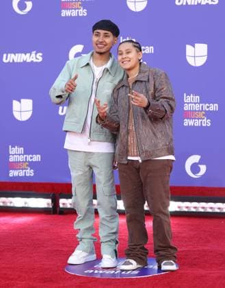 (L-R) Jairo Martínez and Yahritza Martínez attend the 8th annual Latin American Music Awards at the MGM Grand Garden Arena in Las Vegas on Thursday, April 20, 2023. The annual event honors outstanding achievements for artists in the Latin music industry.  LAV2023042264 JAMESxATOA