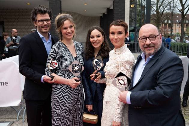 Grimme Award for NEULAND v l Jens Wischnewski, director, Franziska Hartmann, actress, Mina Tander, actress, Peri Baumeister, actress, Orkun Ertener, book and producer, red carpet, red carpet show, arrival, arrival, 59 Adolf Grimme Award ceremony Adolf Grimme Award Grimme Award in Marl, 21 04 2023 oÂ¥Ã