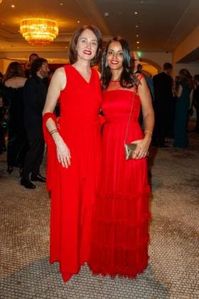 Bundespresseball Katarina Barley und Sawsan Chebli beim 70. Bundespresseball am 21.04.2023 im Hotel Adlon Kempinski in Berlin. *** Federal Press Ball Katarina Barley and Sawsan Chebli at the 70 Federal Press Ball on 21 04 2023 at the Hotel Adlon Kempinski in Berlin Copyright: xEventpressxKochanx