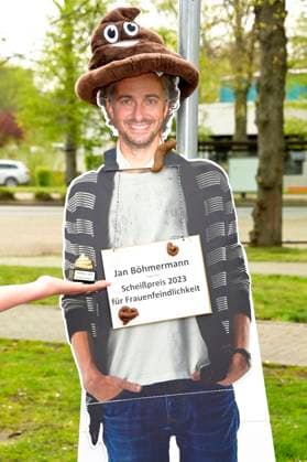 Protest against Jan Böhmermann at the 59 award ceremony of the Grimme Award 2023 in the theater of the city Marl Marl, 21 04 2023 Foto:xF.xKernx xFuturexImage