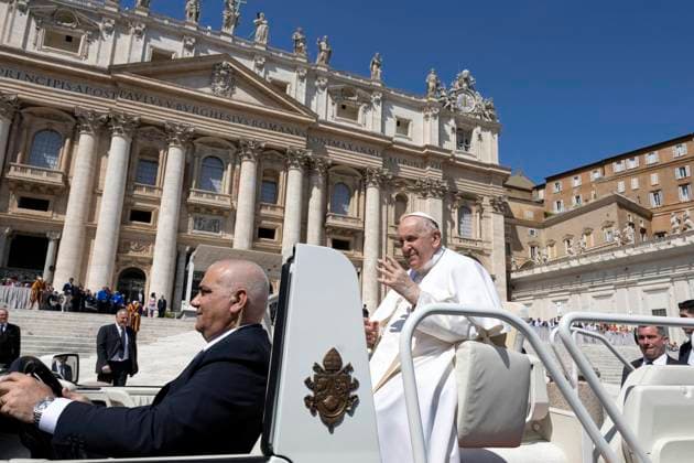 News Themen der Woche KW16 News Bilder des Tages April 22, 2023, Roma, Italia: Pope Francis meeting with participants in pilgrimage for the beatification of Armida Barelli in St. Peters Square. Vatican City 22 aprile 2023.ANSA MASSIMO PERCOSSI Roma Italia - ZUMAa110 20230422_zaf_a110_013 Copyright: xMassimoxPercossix