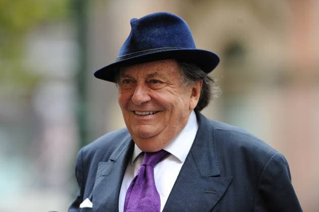 BARRY HUMPHRIES OBIT, *FILE* Australian entertainer Barry Humphries arrives at the memorial service for Bill Leak at Sydney Town Hall in Sydney, Friday, March 17, 2017. Entertainer Barry Humphries, who brought to life Dame Edna Everage and Sir Les Patterson, has died at the age of 89 in a Sydney hospital surrounded by family. ( NO ARCHIVING, EDITORIAL USE ONLY, NO USE IN BOOKS WITHOUT CONSENT SYDNEY NSW AUSTRALIA  Copyright: xJOELxCARRETTx 20230422001789502893