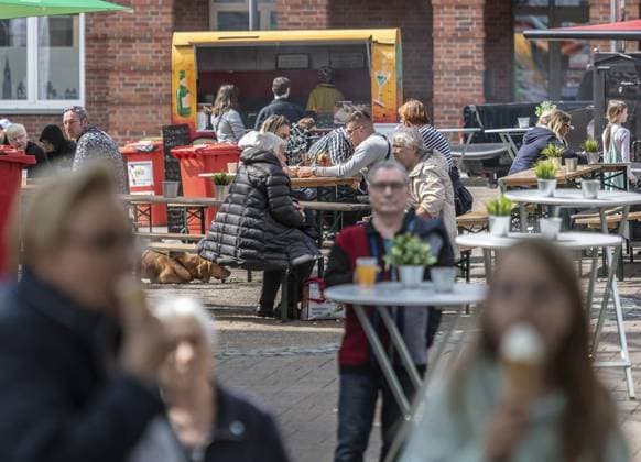 <p>Das Street Food &amp; Music Festival lockt am Samstag, 22. April 2023, in Gladbeck die Menschen in das Herz der Stadt. Auf dem Willy-Brandt-Platz haben die Besucher die Möglichkeit, auf kulinarische Weltreise zu gehen und Gerichte aus verschiedenen Kulturen zu probieren. Deutschland NRW Gladbeck Copyright: OliverxMengedoht
