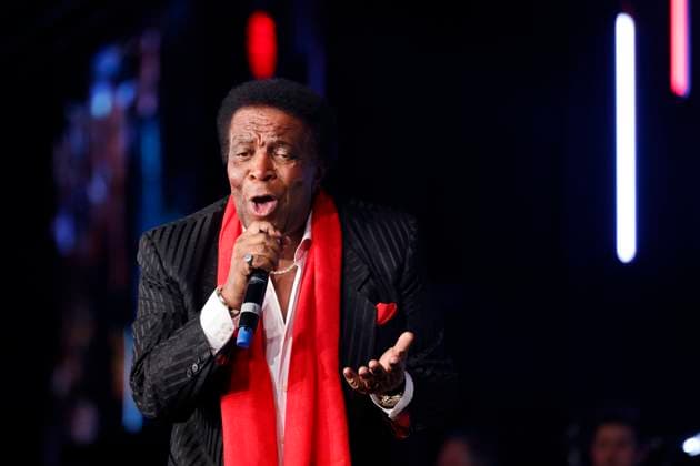 Pop singer Roberto Blanco receives the award Musical Lifetime Achievement National at the award ceremony of the Golden Sun 2023 of the TV station sonnenklar TV in Wunderland Kalkar Kalkar, 22 04 2023 NRW Germany Copyright: xChristophxHardtx