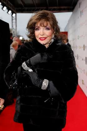 Actress Joan Collins at the Golden Sun 2023 award ceremony of TV station sonnenklar TV, where she was honored with the Lifetime Achievement Award, at Wunderland Kalkar Kalkar, 22 04 2023 NRW Germany. Copyright: xChristophxHardtx
