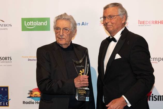 Gerhart BAUM, politician, FDP, receives the honorary award for his political lifes work, with laudator Wolfgang BOSBACH, politician, CDU, The Golden Sun 2023, on 22 04 2023 in Wunderland Kalkar,