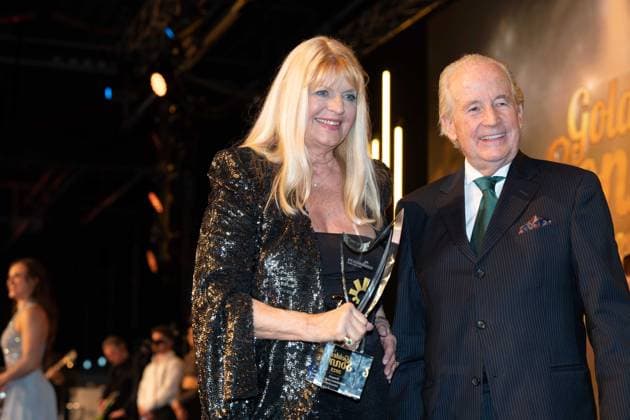 Marlene CHARELL, dancer, singer, receives the Honorary Award Musical Lifetime Achievement International, with laudator Max SCHAUTZER, presenter, The Golden Sun 2023, on 22 04 2023 in Wunderland Kalkar,