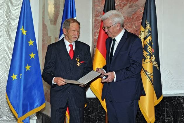 Award of the Order of Merit of the State of Baden Württemberg Winfried Kretschmann Bündnis 90 Die Grünen Prime Minister of Baden Württemberg and Gerhard Schmidtke on the occasion of the award of the Order of Merit of the State of Baden Württemberg on 22 04 2023 in Mannheim Castle 20230422MWI64169