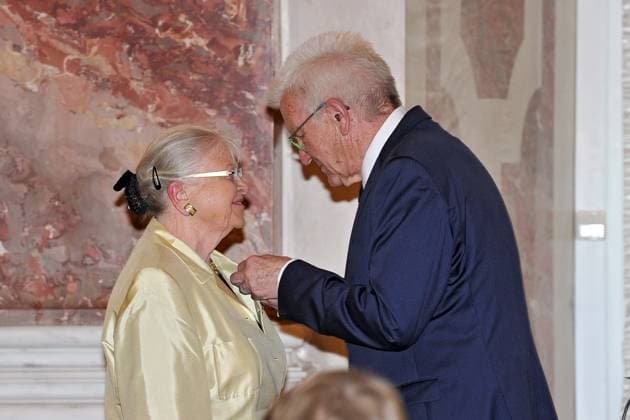 Award of the Order of Merit of the State of Baden Württemberg Winfried Kretschmann Bündnis 90 Die Grünen Prime Minister of Baden Württemberg and Gerda Tschira on the occasion of the award of the Order of Merit of the State of Baden Württemberg on 22 04 2023 in Mannheim Castle 20230422MWI64199