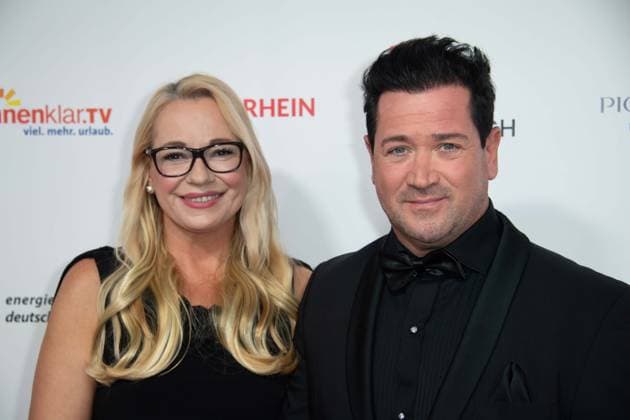 Sam EISENSTEIN, actor, with wife Mareike red carpet, red carpet show, arrival, arrival, The Golden Sun 2023, on 22 04 2023 at Wunderland Kalkar,