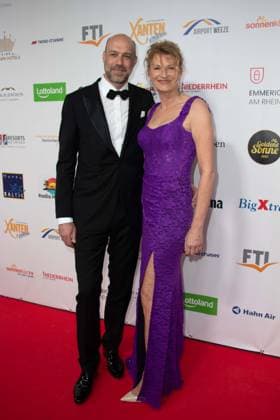 Heike HENKEL and Paul MEYER, athletics, high jumper, decathlete, red carpet, red carpet show, arrival, arrival, The Golden Sun 2023, on 22 04 2023 at Wunderland Kalkar,