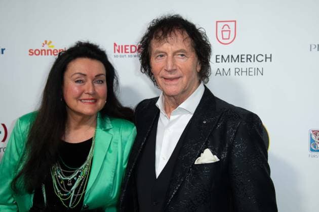 Franz LAMBERT, musician, organist, with wife Christa, red carpet, red carpet show, arrival, arrival, The Golden Sun 2023, on 22 04 2023 at Wunderland Kalkar,