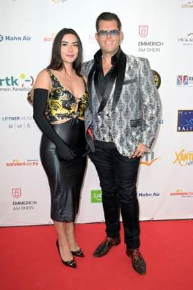 Dennis Schick with girlfriend Liliana at the award ceremony of the Golden Sun 2023 during the Sonnenklar TV Gala in Wunderland Kalkar Kalkar, 22 04 2023 Foto:xF.xKernx xFuturexImage