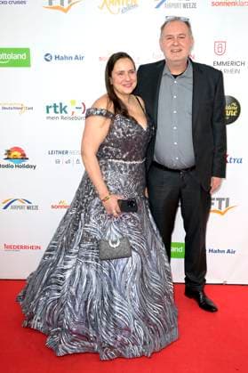 Walter Waldi Lehnertz with partner at the award ceremony of the Golden Sun 2023 during the Sonnenklar TV Gala in Wunderland Kalkar Kalkar, 22 04 2023 Foto:xF.xKernx xFuturexImage