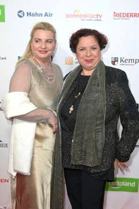 Franziska Traub with company at the award ceremony of the Golden Sun 2023 during the Sonnenklar TV Gala in Wunderland Kalkar Kalkar, 22 04 2023 Foto:xF.xKernx xFuturexImage