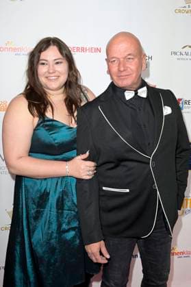 Tom Barcal with wife Stefanie Black Barcal at the award ceremony of the Golden Sun 2023 during the Sonnenklar TV Gala in Wunderland Kalkar Kalkar, 22 04 2023 Foto:xF.xKernx xFuturexImage